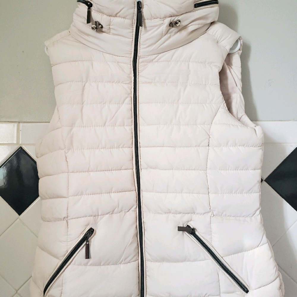 White vest